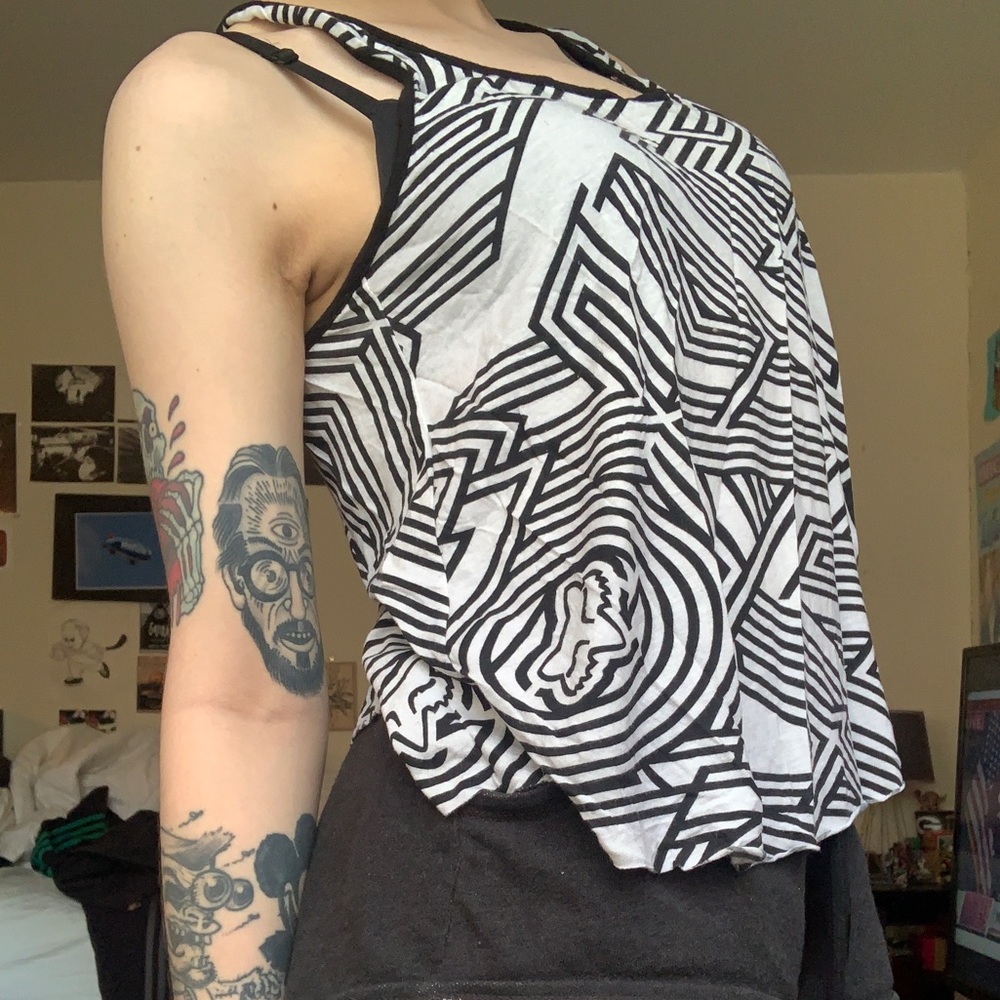 FOX Oversized Black and White Geometric Tank- S